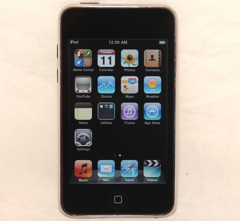 Apple iPod Touch 8GB 2nd Generation MB528LL A1288 4.2.1 (8C148) Black 8